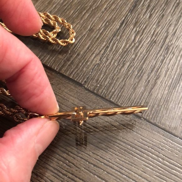 14kt Gold Plated Diamond Cut Rope Chain & Cross - Picture 8 of 16